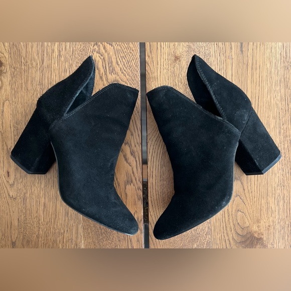 Steve Madden Rookie Black Suede Leather Dual Open
Side V Block Heel Boot… - Picture 2 of 8